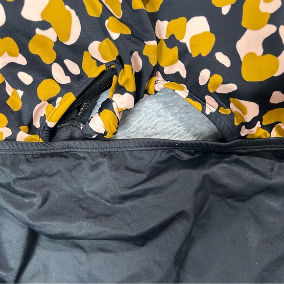 Beach Betty Slimming Control Cut Out Tie-Front One Piece Swimsuit Animal Sz 2X - Picture 6 of 16